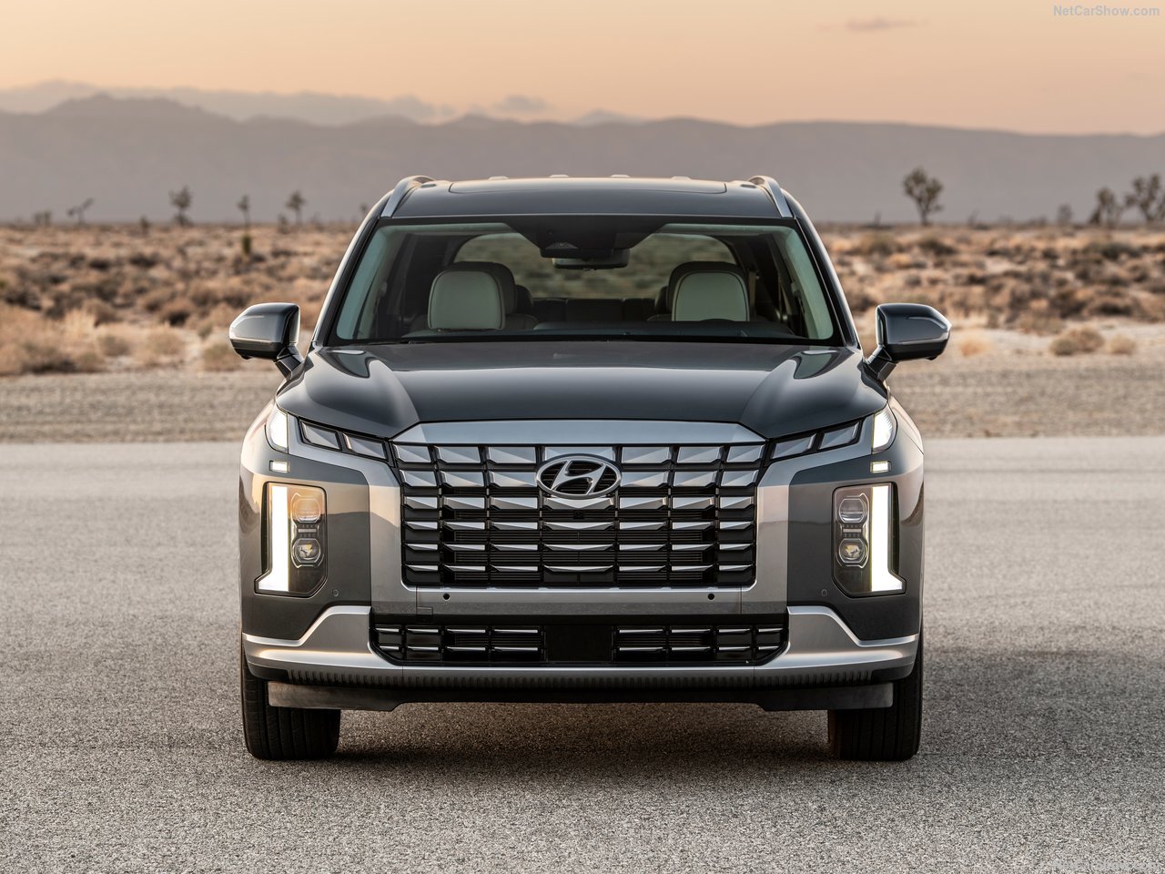 Comparison Toyota Grand Highlander Hybrid MAX 2024 vs Hyundai